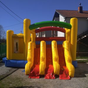 Dvorac na napuhavanje - model 11 Dvorac na napuhavanje - model 11