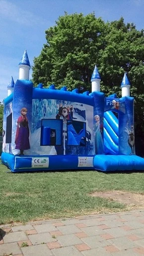 Frozen — dvorac na napuhavanje za najam u Zagrebu, za djecu do 11 godina, 4,7 × 4 m